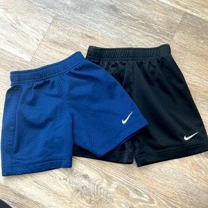Set of 2 Nike gym shorts 3T mesh
